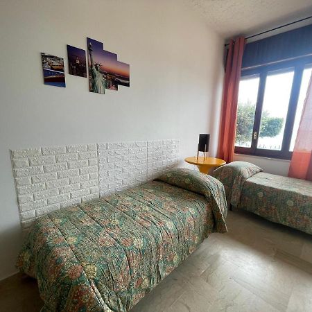La Finestra Sul Mare B&B Crotone Exterior photo