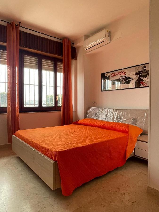 La Finestra Sul Mare B&B Crotone Exterior photo