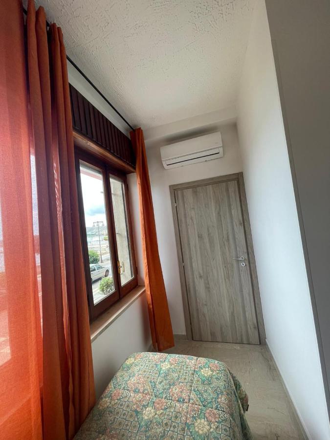 La Finestra Sul Mare B&B Crotone Exterior photo